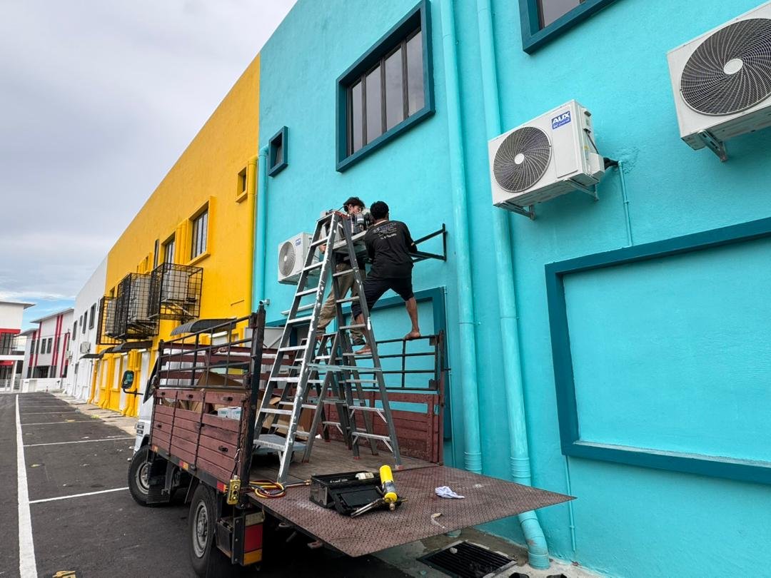 OH COOLING 冷凝机组户外安装现场 / Condenser installation on site